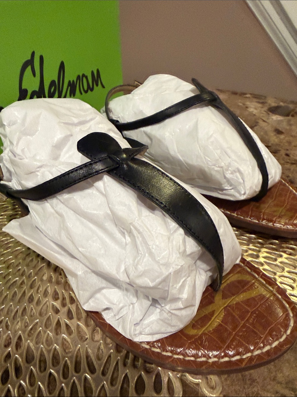 Sam Edelman Black Leather T-Strap Croc-Embossed Footbed Sandals - Picture 2 of 8